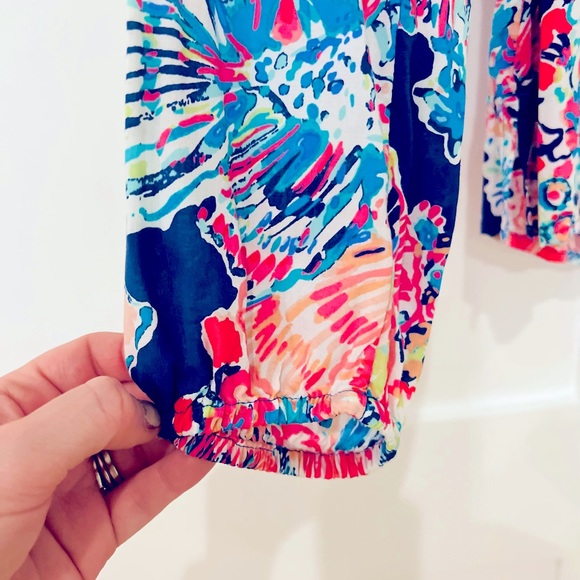 NWT Lilly pulitzer size small Willa top. Pristine discontinued pattern. - Picture 4 of 8